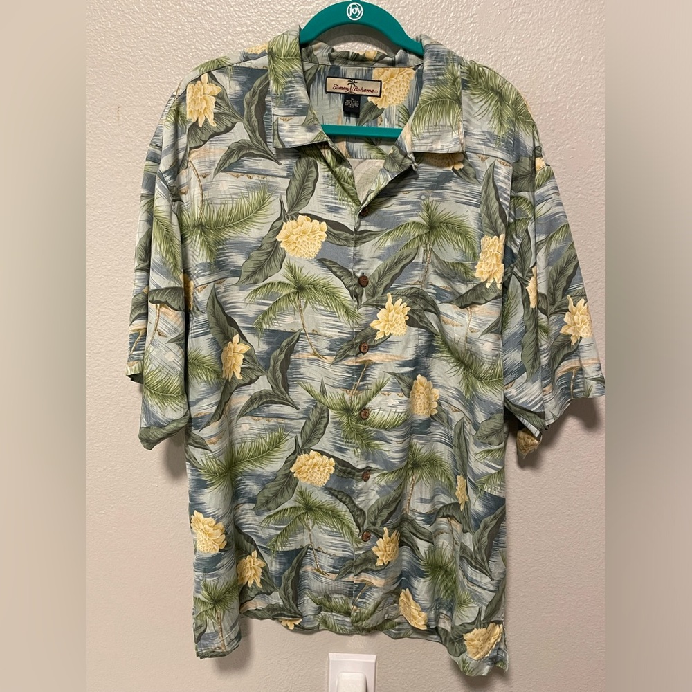 Tommy bahama 100% silk XL men's Hawaiian button up